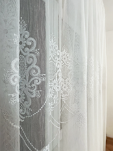 Perdea albă brodată cu model floral cod 2066 Perdele de Poveste